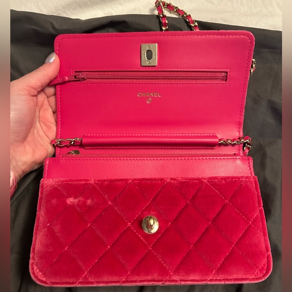 Authentic CHANEL Wallet On Chain - Picture 4 of 8